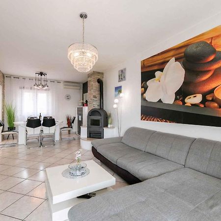 Apartment In Crikvenica 39210 Bagian luar foto